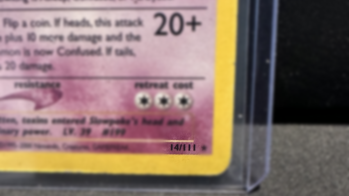 Bild som visar var kortnumret finns på ett Pokémonkort
